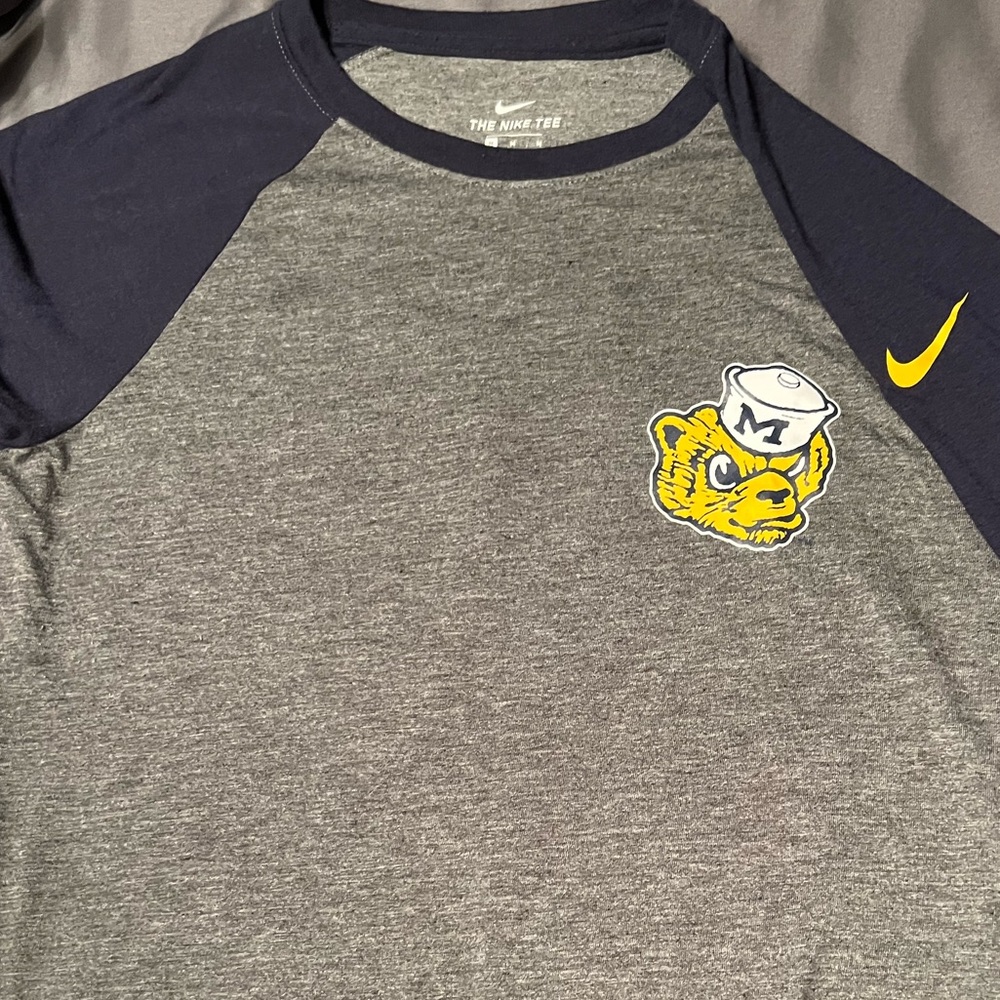 Nike University of Michigan t shirt